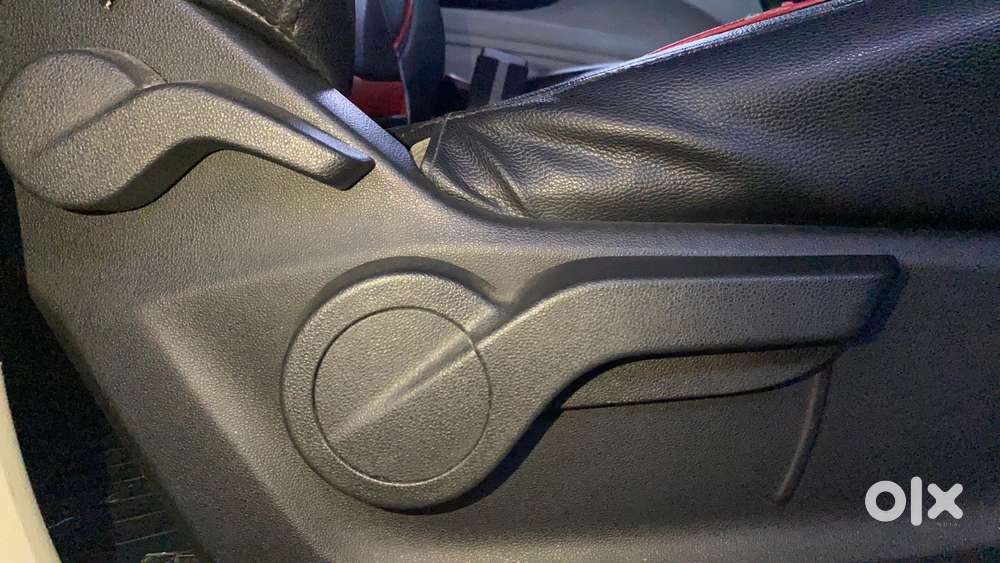 Mahindra Marazzo M6, 2019, Diesel