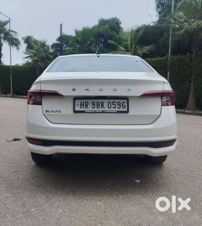 Skoda Slavia 1.0 Tsi Style At, 2023, Petrol