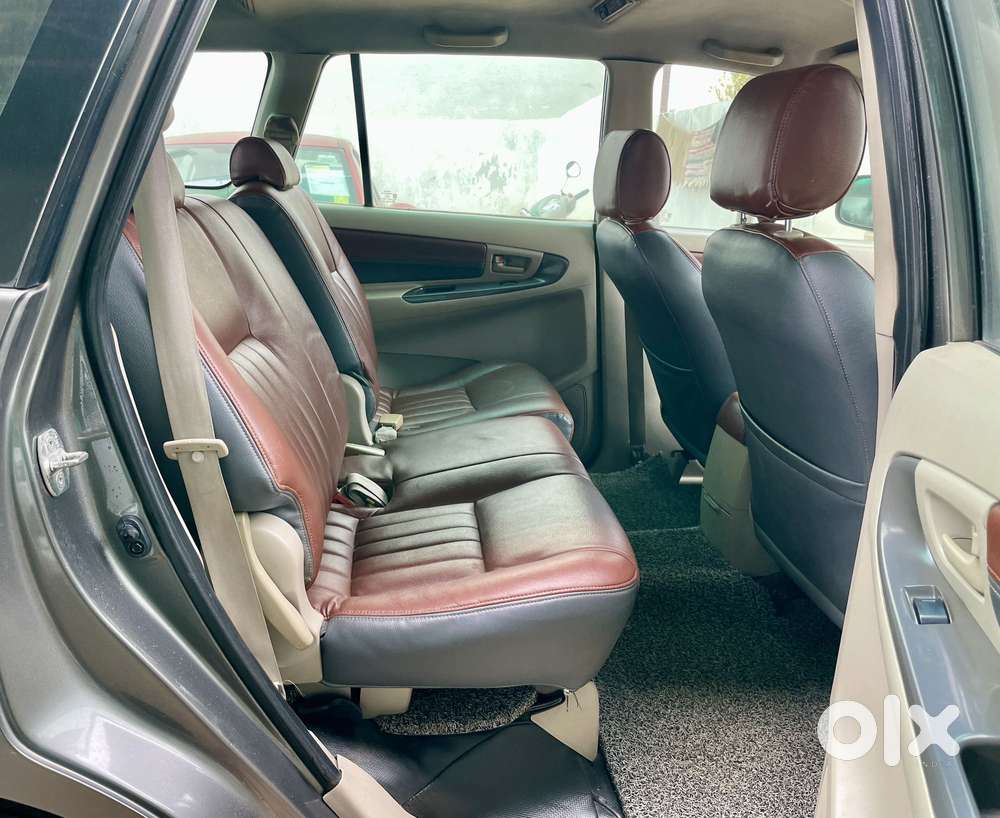 Toyota Innova 2.5 Ev Ms 8 Str Bsiv, 2011, Diesel