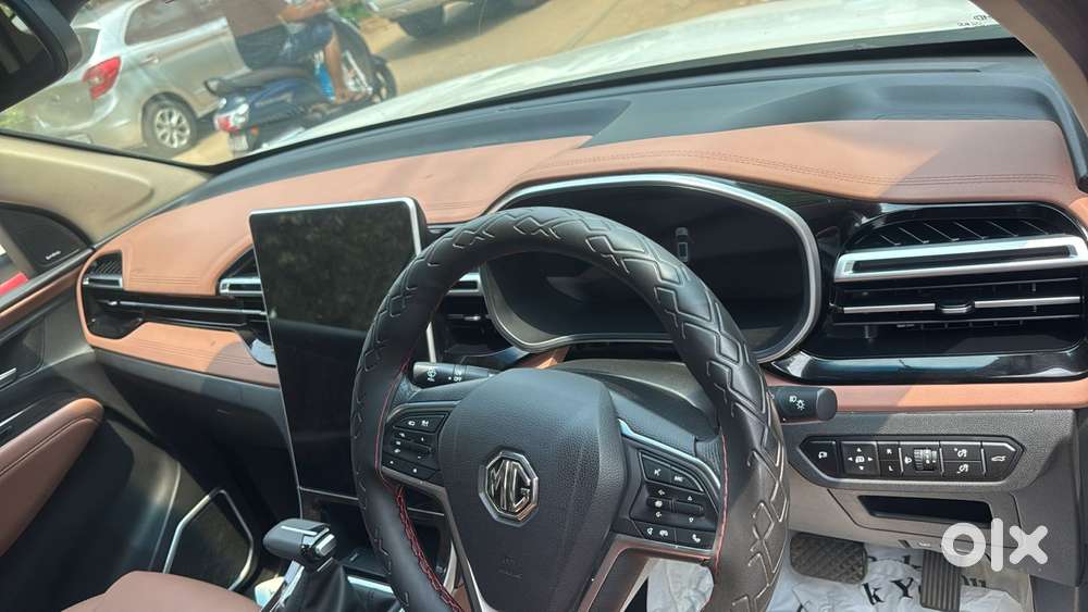 Mg Hector Plus Savvy Pro 1.5 Turbo Petrol Cvt 6 Str, 2023, Petrol