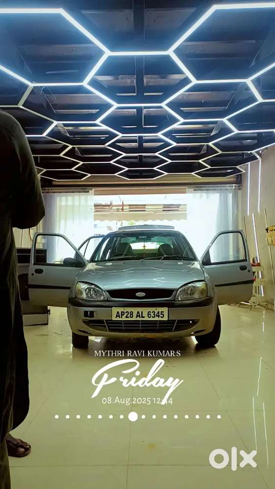 Ford Ikon Variant 2005 Petrol Manual 80000 Km Driven