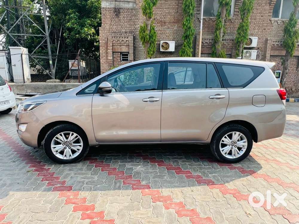 Toyota Innova Crysta 2016 Diesel Well Maintained