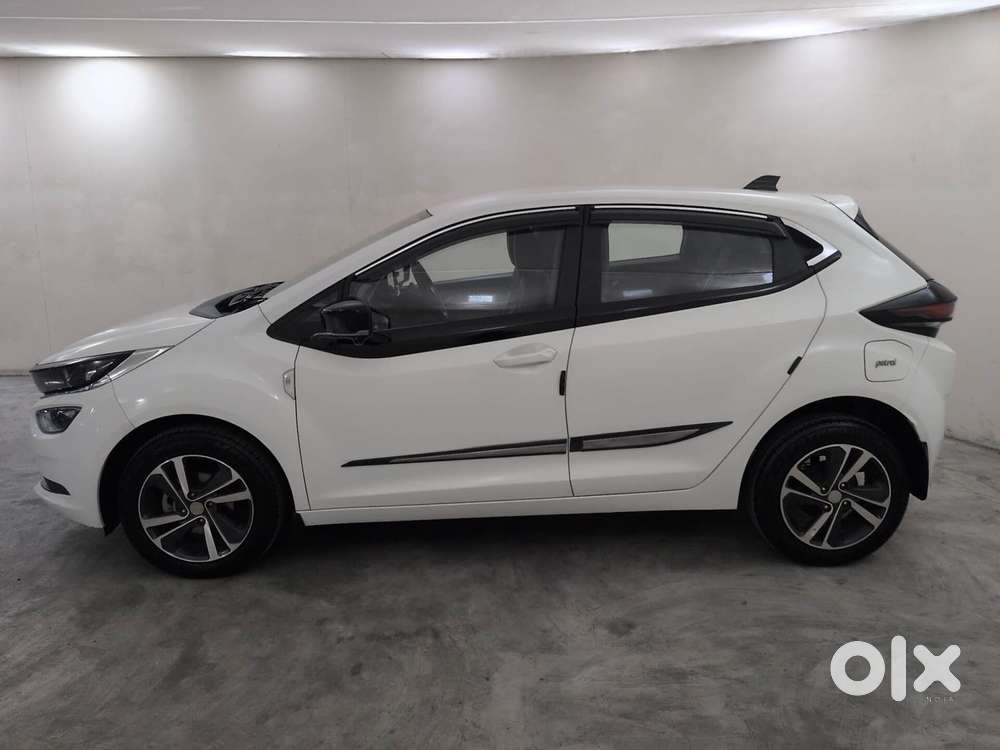 Tata Altroz Xza Petrol, 2025, Petrol