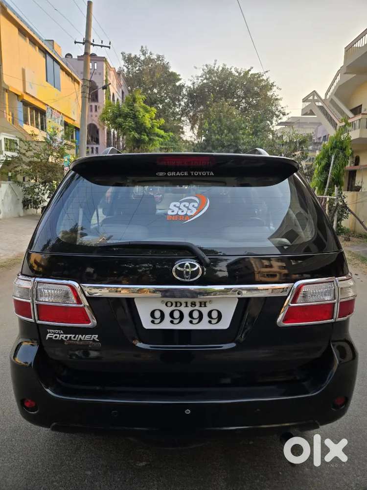 Toyota Fortuner Diesel Well Maintained Showroom Track