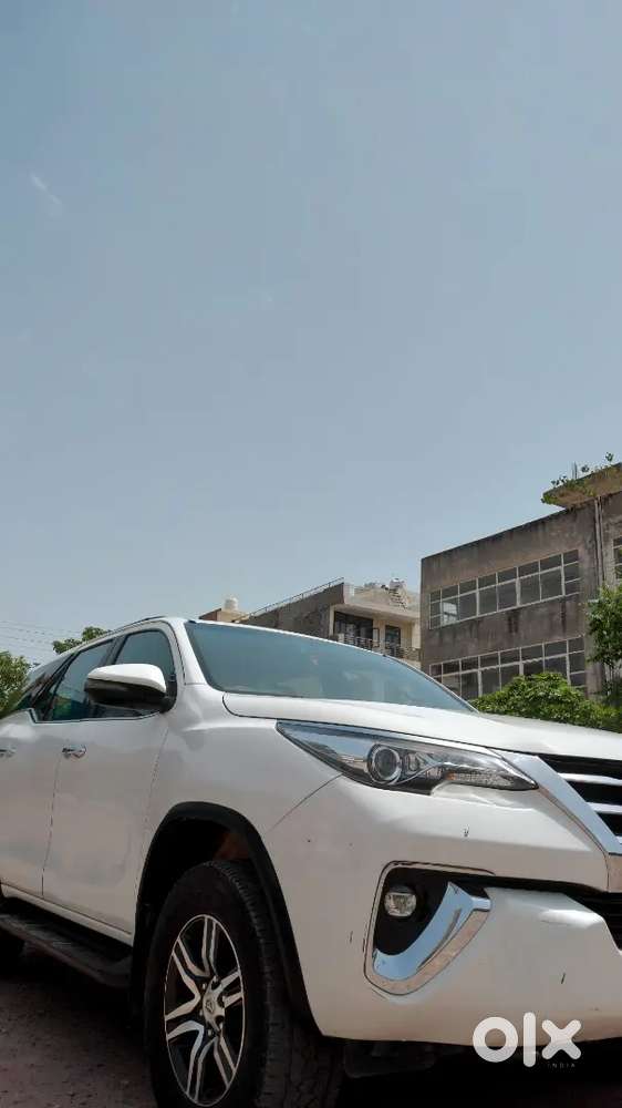 Fortuner 4x2
Automatic 
November 2017
85000 Km