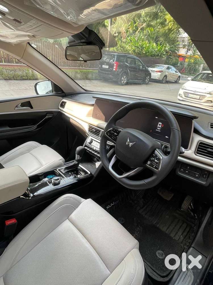 Mahindra Xuv700 2.2 Ax 7 Diesel At Luxury Pack Str, 2024, Diesel
