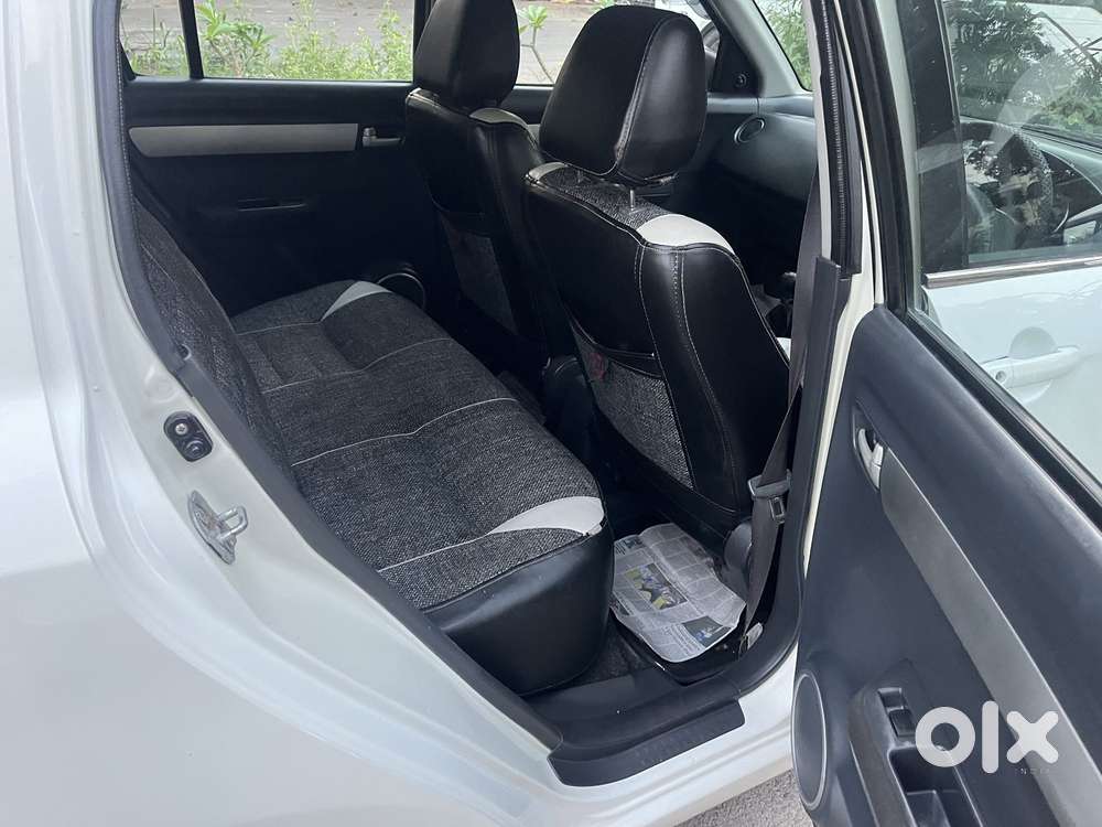 Maruti Suzuki Swift Vxi With Abs, 2011, Petrol