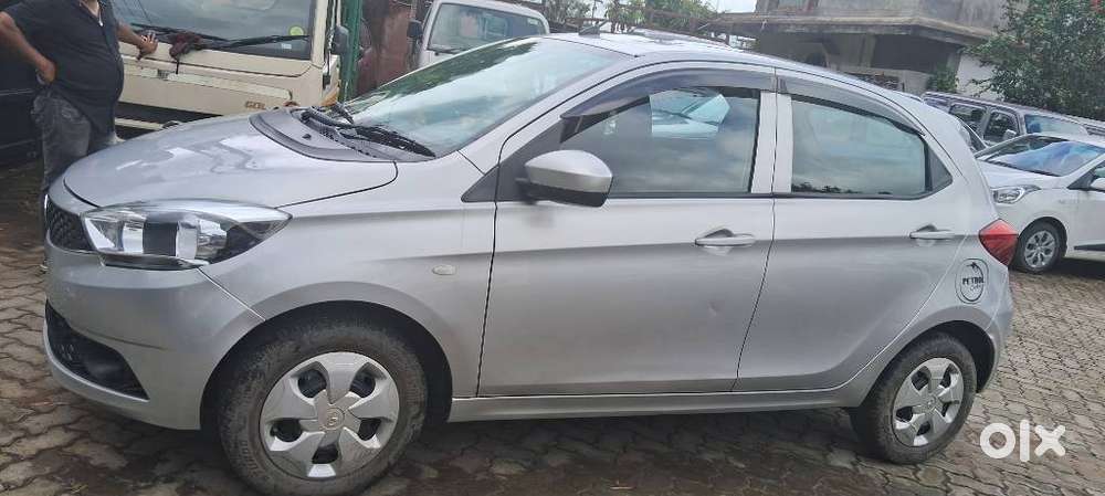 Tata Tiago 1.2 Revotron Xt (o), 2017, Petrol