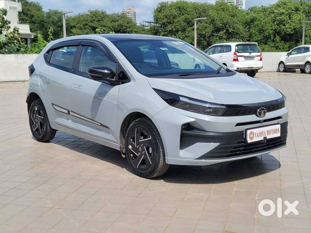 Tata Altroz Accomplished S Petrol Mt, 2026, Petrol