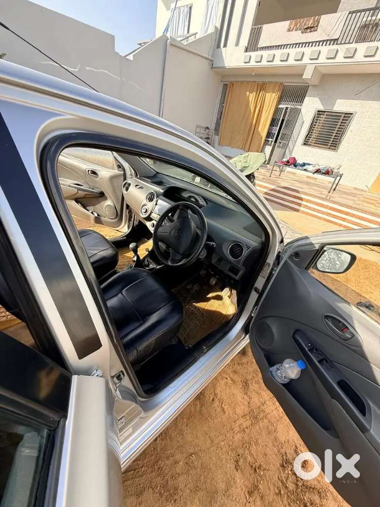 Toyota Etios 1.5 G 2013 Sportivo Petrol