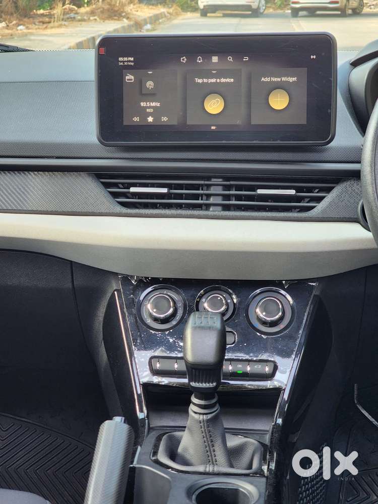 Tata Nexon Pure 1.2 S Revotron Petrol 6 Mt, 2025, Cng & Hybrids