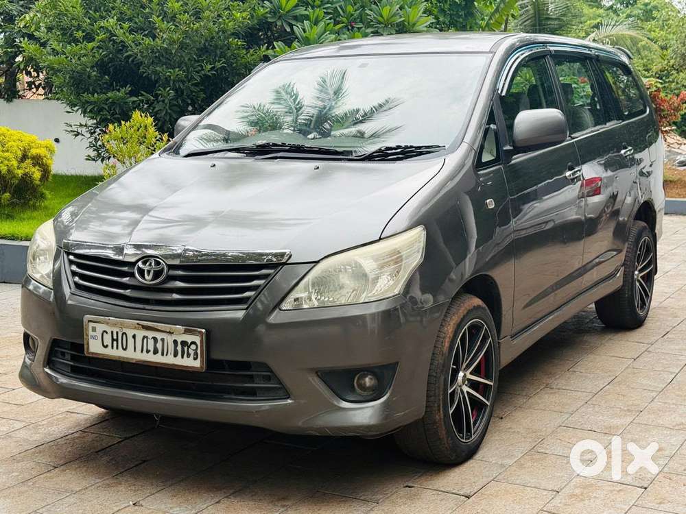 Toyota Innova 2.5 G (diesel) 8 Seater, 2012, Diesel