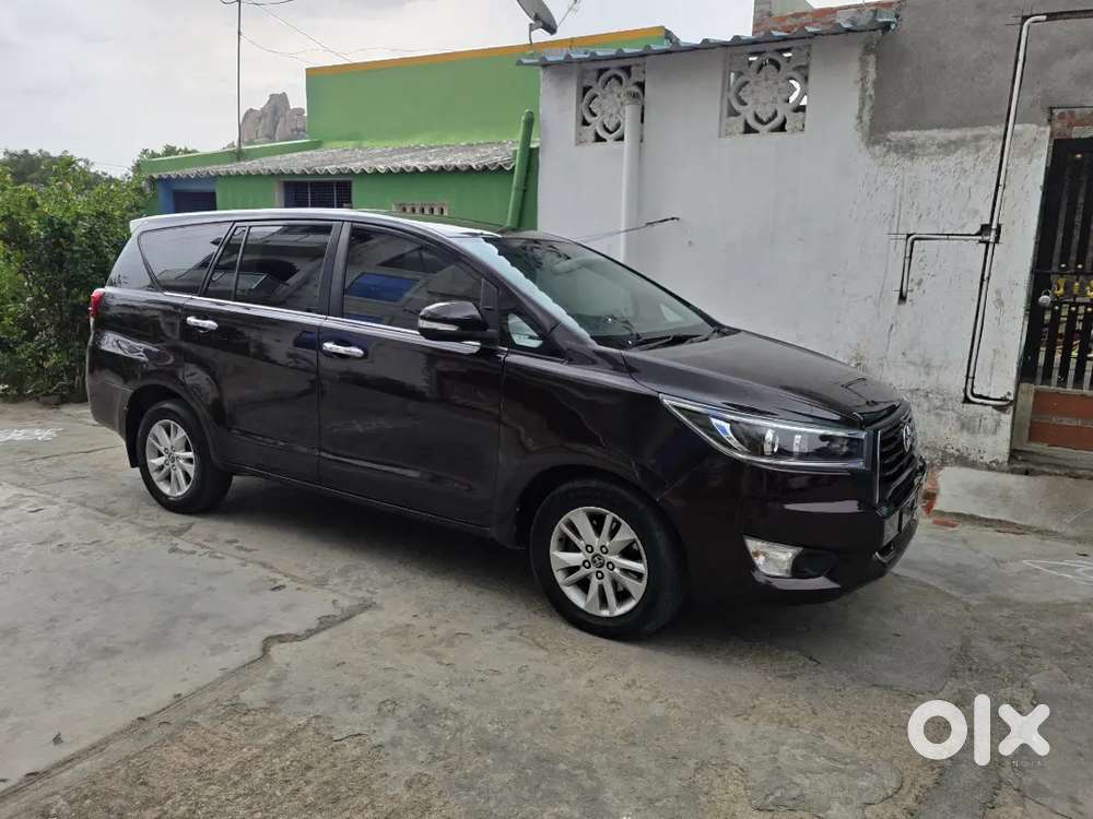 Toyota Innova Crysta 2017 Diesel Well Maintained