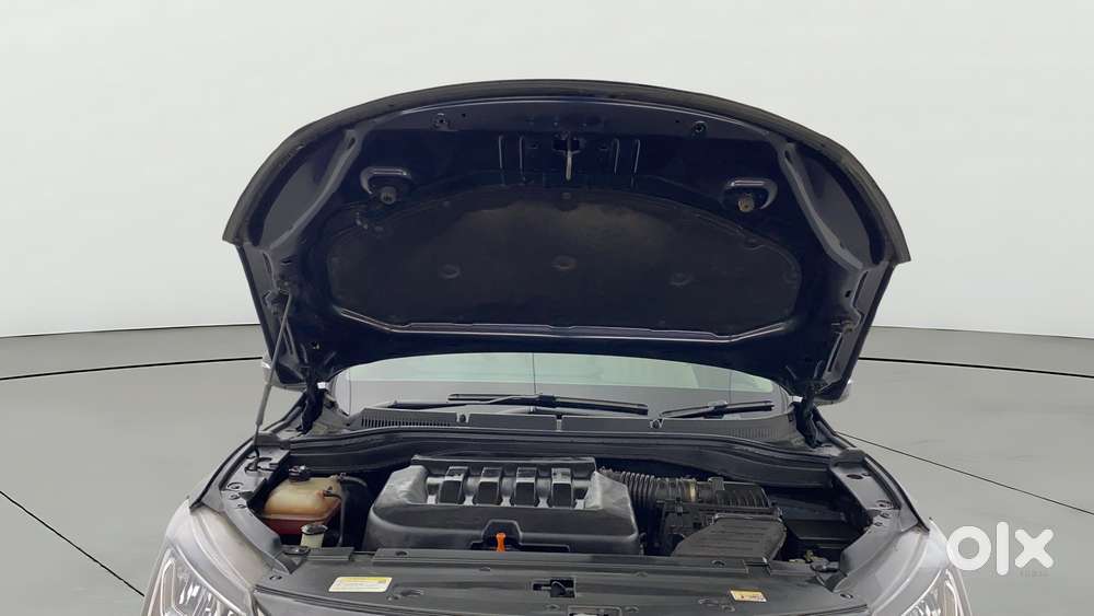 Mahindra Xuv700 2.0 Ax 5 Petrol At Str, 2024, Petrol