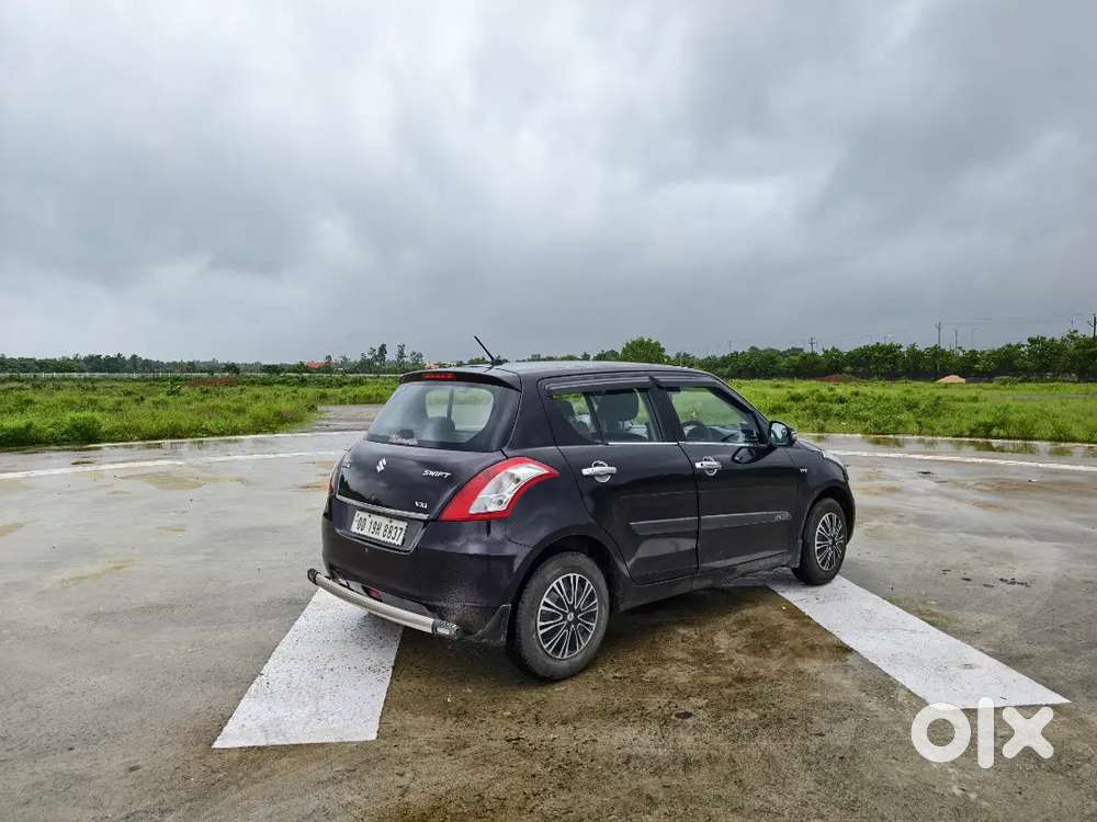 Maruti Suzuki Swift Vxi 2016