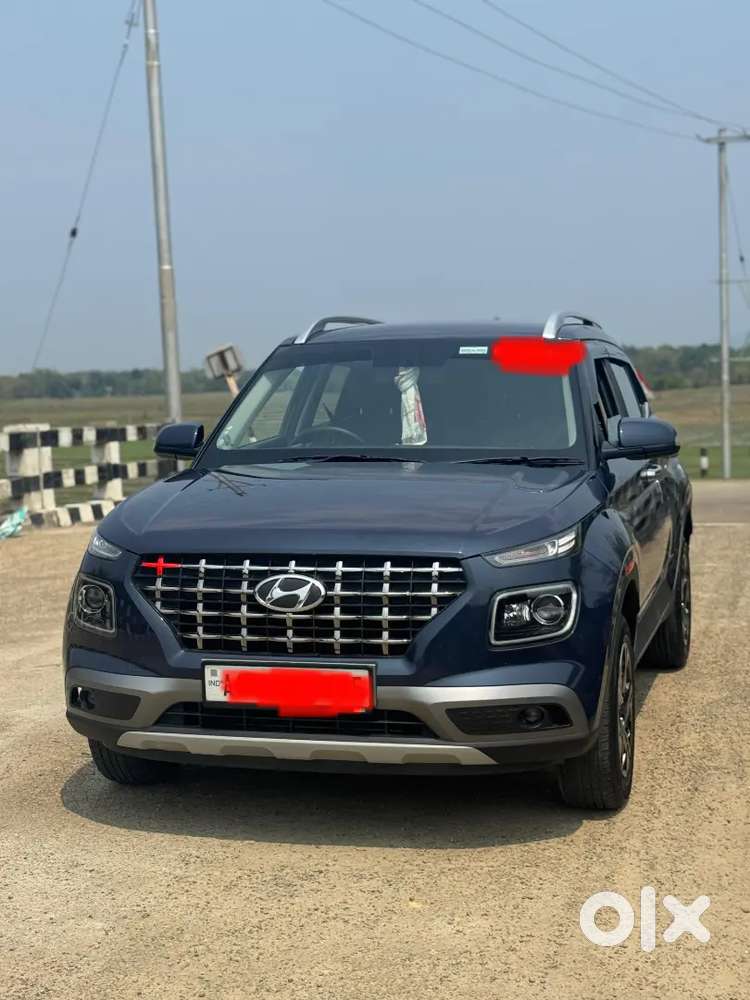 Hyundai Venue 2022 Petrol 17000 Km Driven