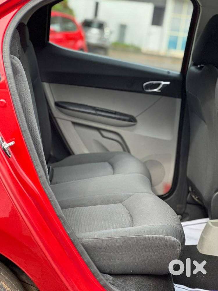 Tata Tiago Xza, 2018, Petrol