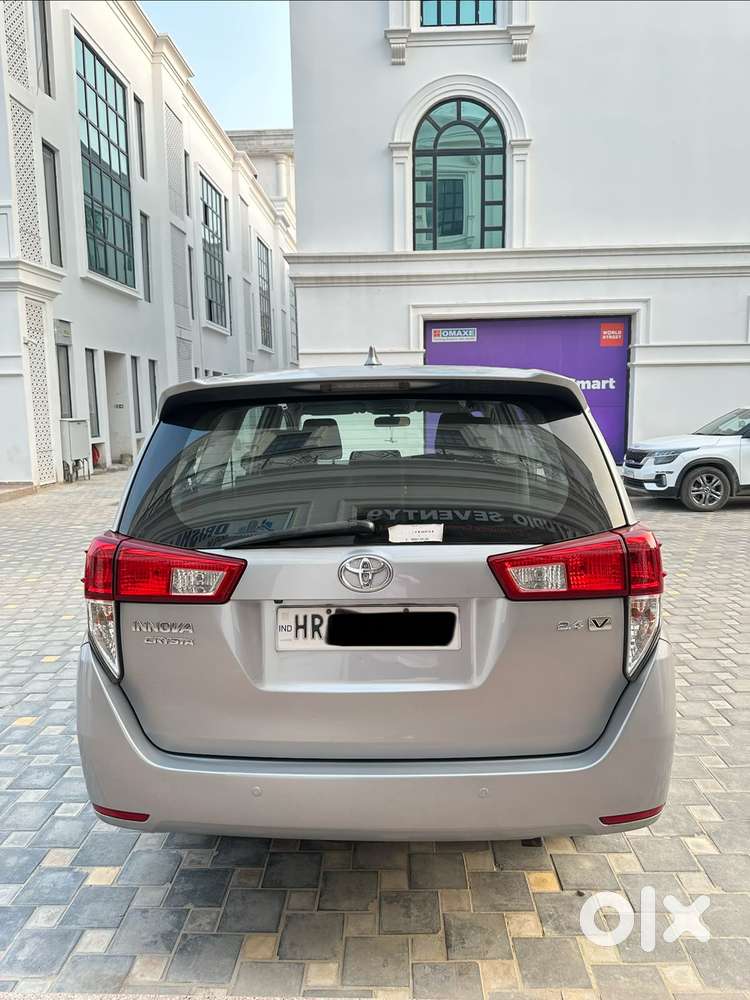 Toyota Innova Crysta 2.4 V 8 Str, 2017, Diesel