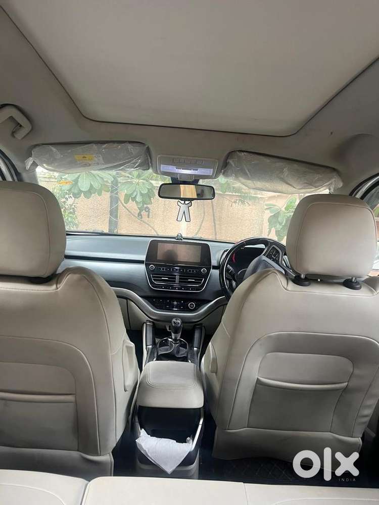 Tata Safari 2021 Top Model
