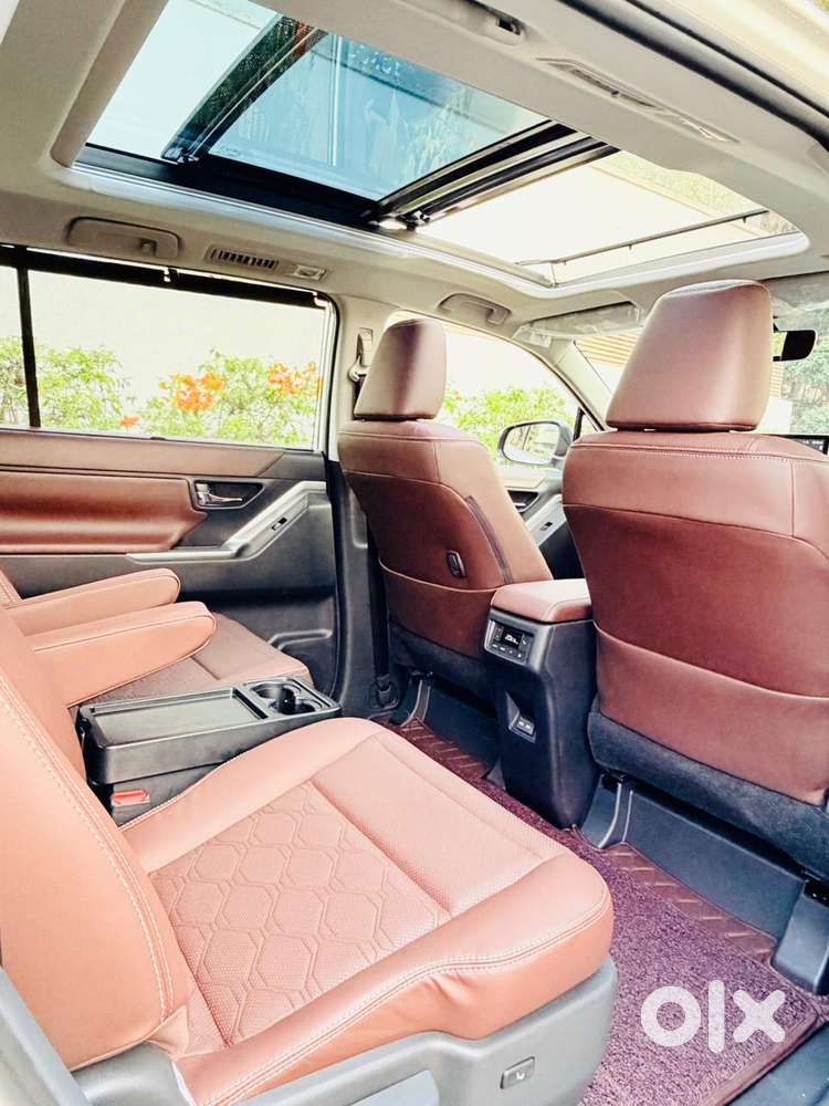 Toyota Innova Hycross 2.0 Zx Hybrid 7 Str, 2025, Petrol