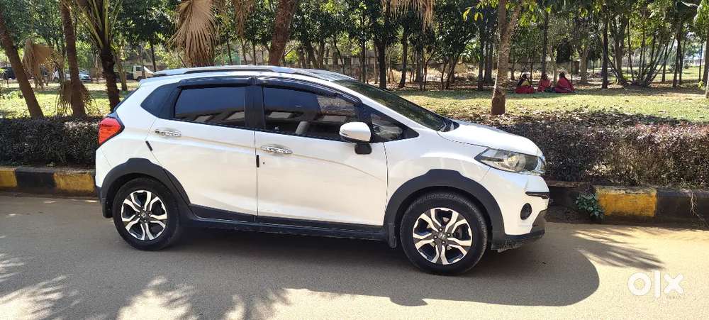 Honda Wr-v 2018 With Sunroof Push Button Start.