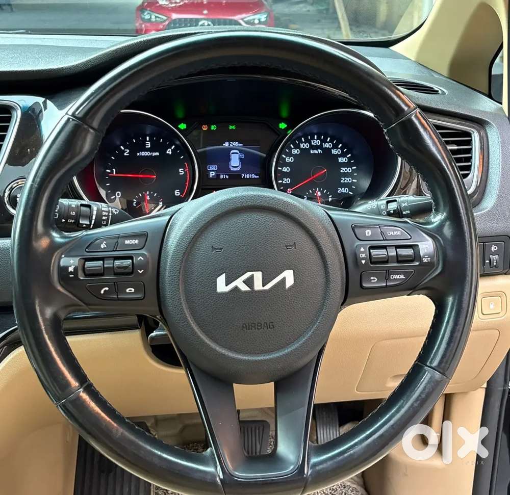 Kia Carnival Limousine Plus 2022 Diesel 71000 Km Driven