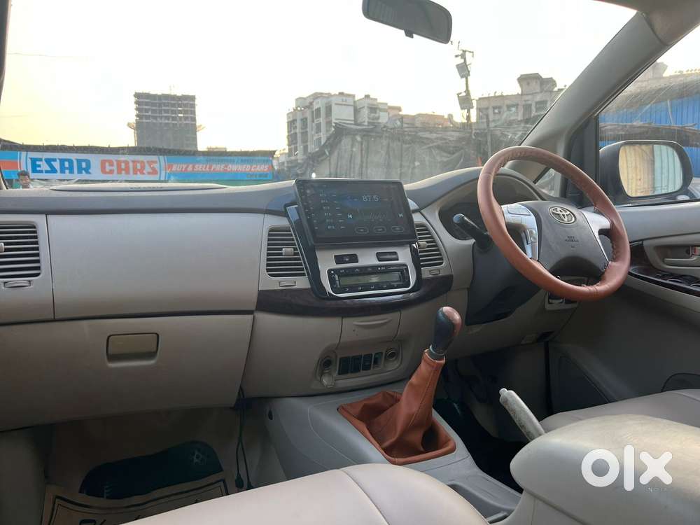 Toyota Innova 2.5 V 8 Str, 2012, Diesel