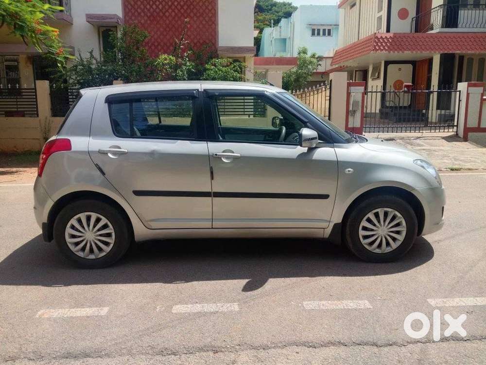 Maruti Suzuki Swift Vxi Bsiv, 2011, Petrol