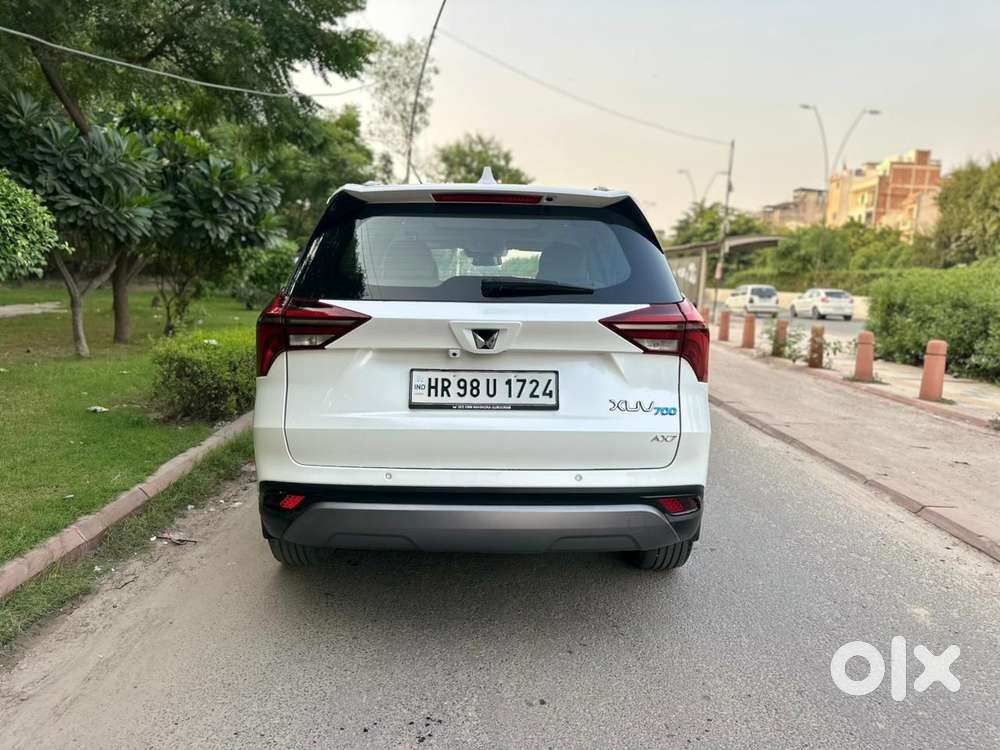 Mahindra Xuv700 2.0 Ax 7 Petrol At Str, 2025, Petrol