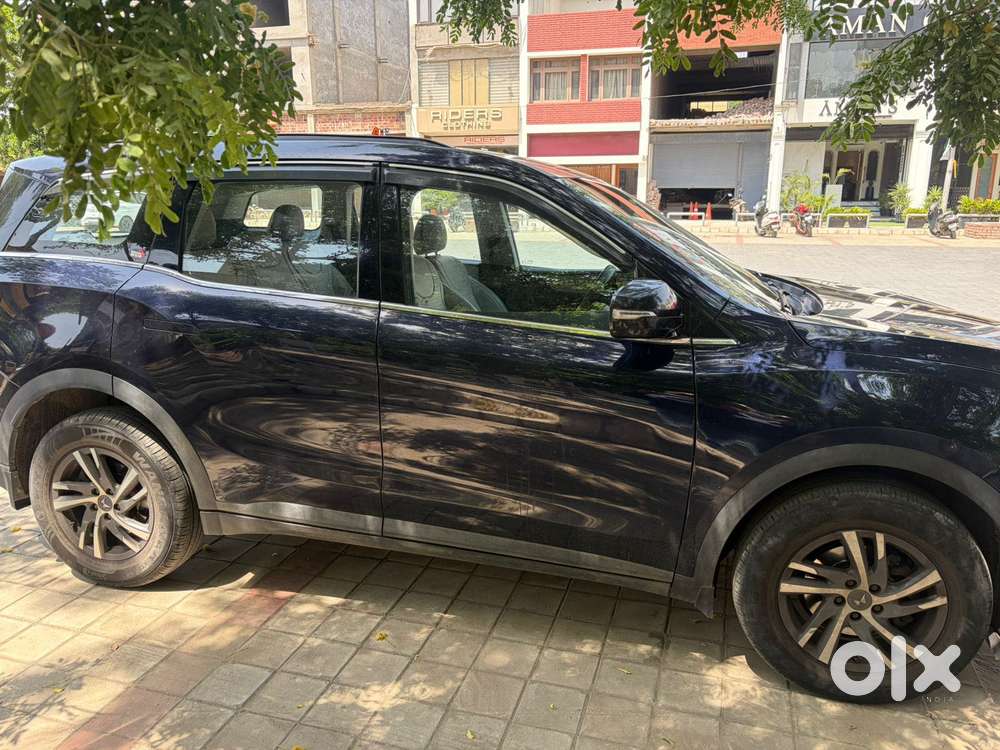 Mahindra Xuv700 2.2 Ax 5 Diesel At Str, 2022, Diesel