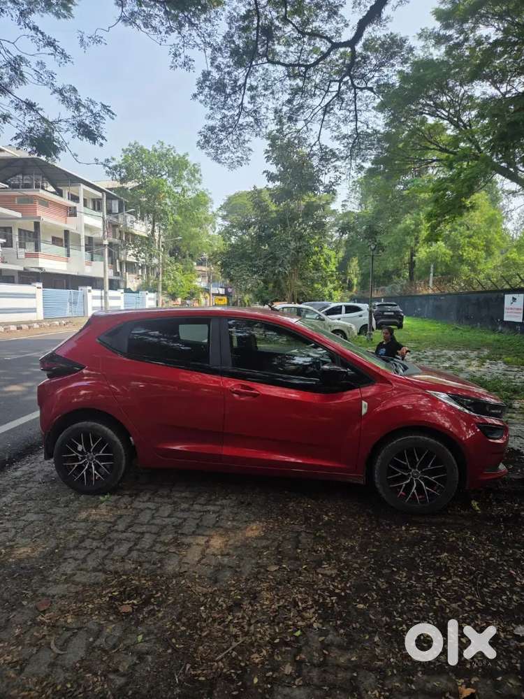 Tata Altroz Xm 1.2 Petrol 2020 - 2nd Owner - Downtown Red