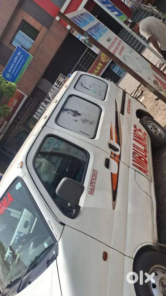 Maruti Suzuki Eeco 5 Str Petrol 2021, Ambulance Passed.