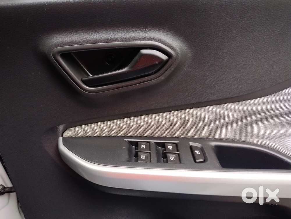 Nissan Magnite Tekna Ez Shift, 2025, Petrol
