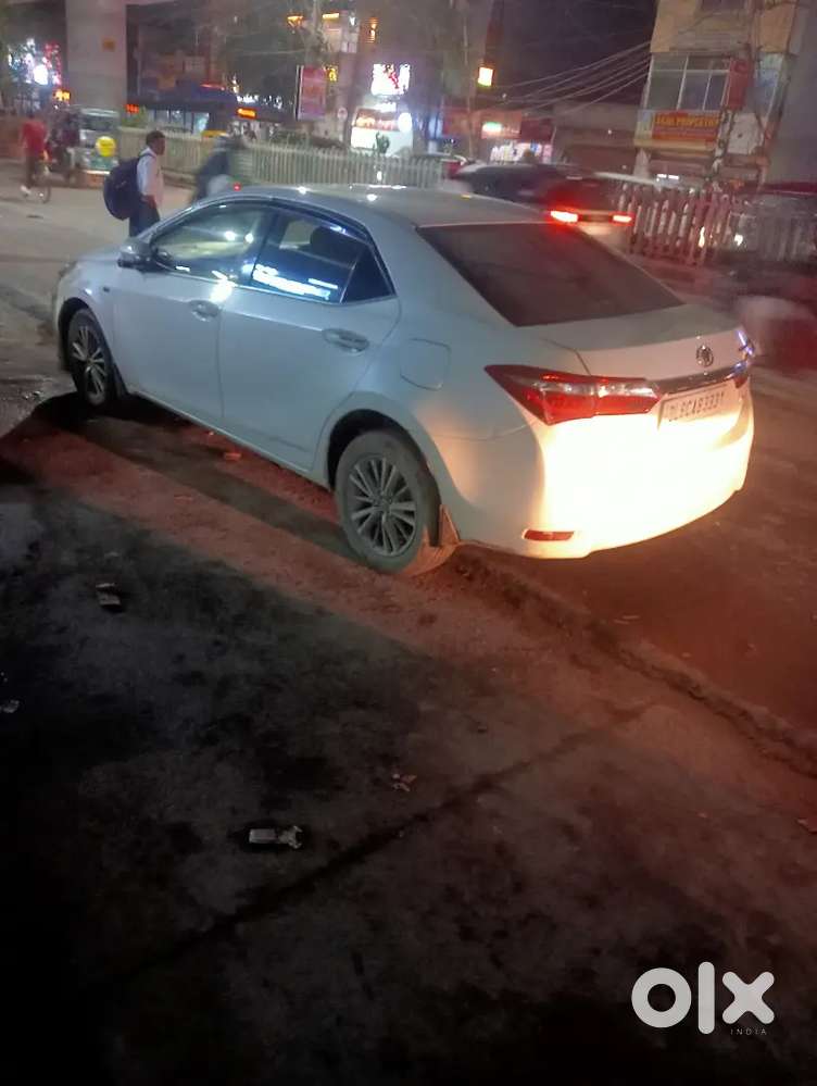 Toyota Corolla Altis 2014 Petrol /cng Push Button Start Top Model