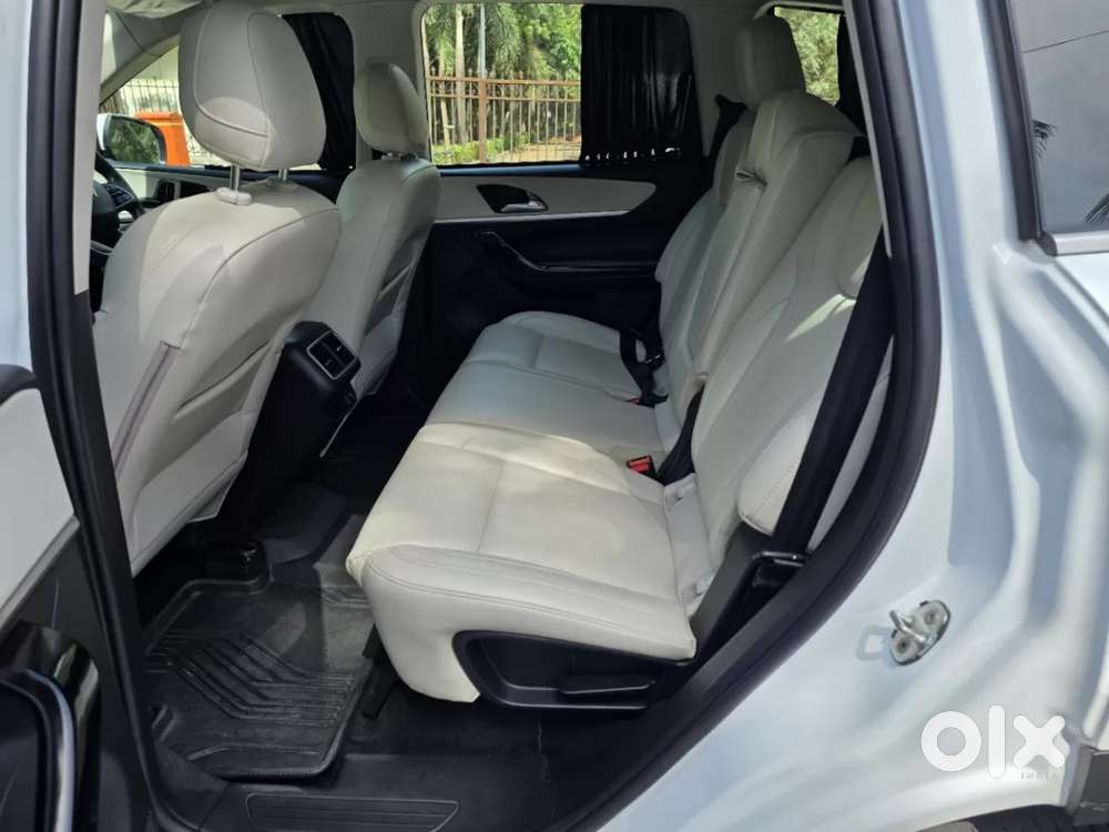 Mahindra Xuv700 2.2 Ax 7 Diesel At Luxury Pack Str Awd, 2022, Diesel