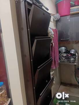 Wall mounted best sale shoe rack olx