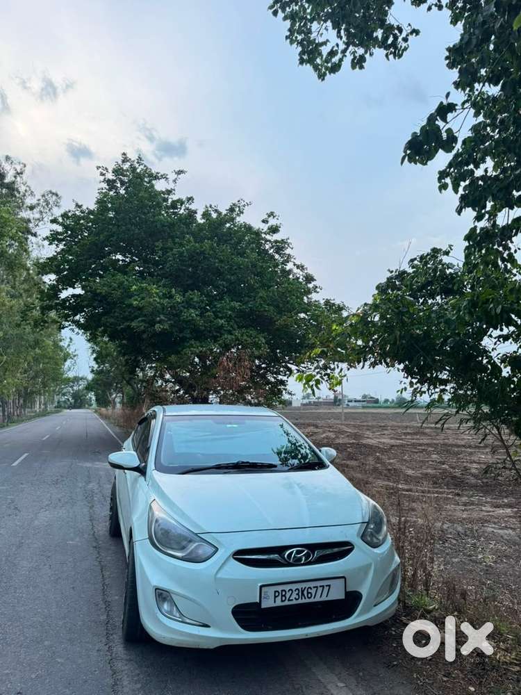 Hyundai Fluidic Verna 2011