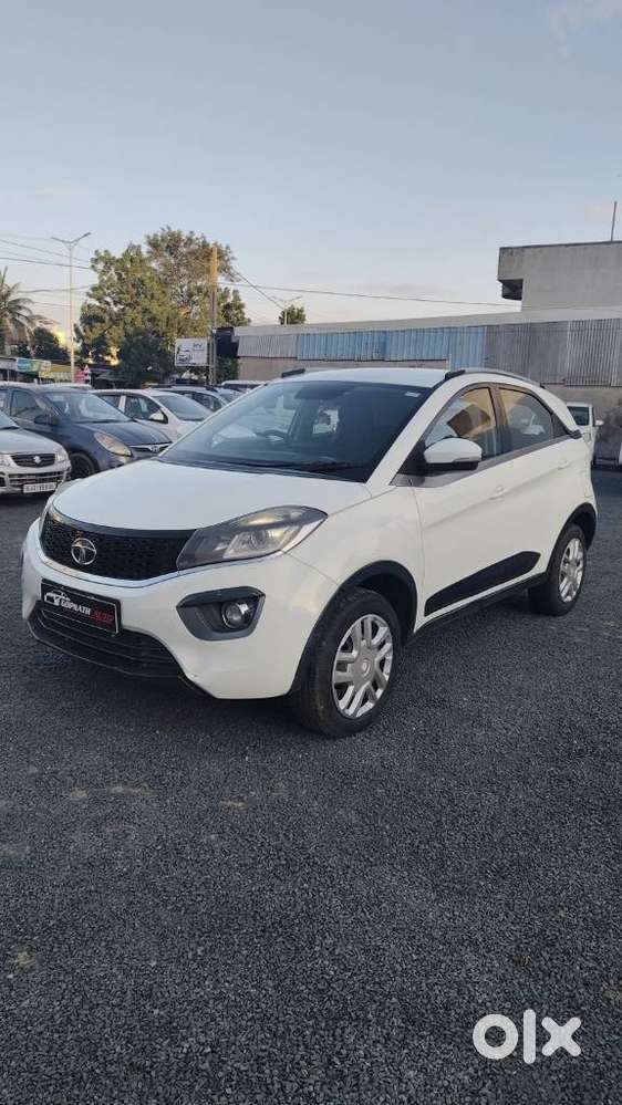 Tata Nexon 1.2 Revotron Xz, 2018, Cng & Hybrids