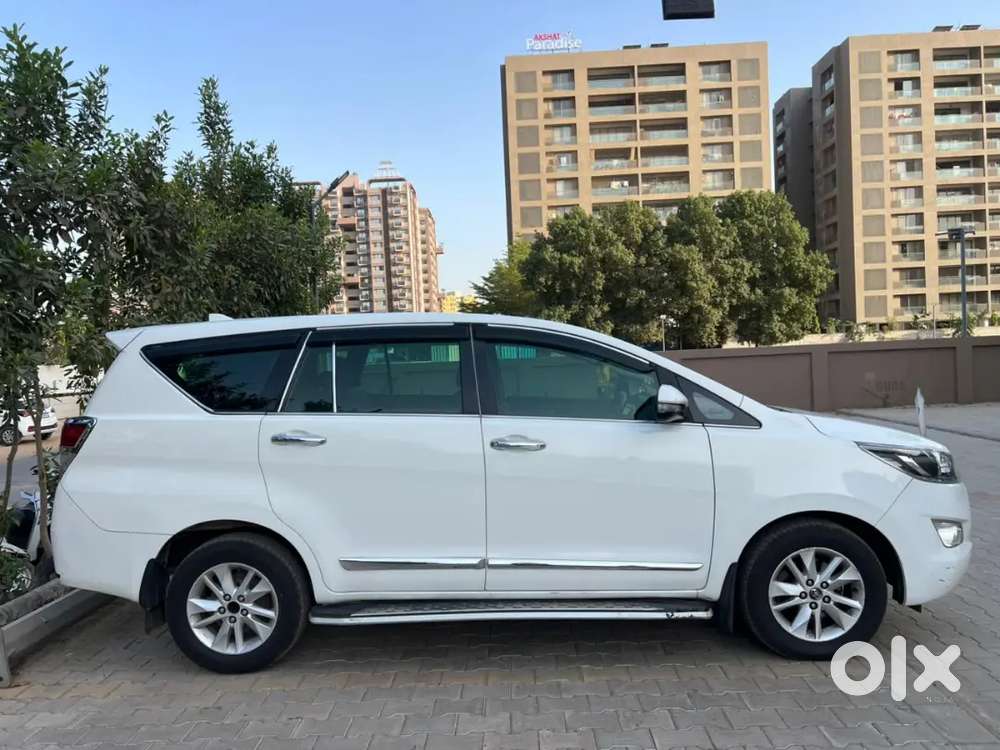 1640000 Price Of Innova Crysta
