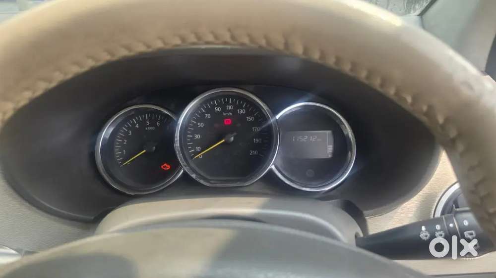 गाढ़ी बेच रहे है जिसे भी लेना हो वो