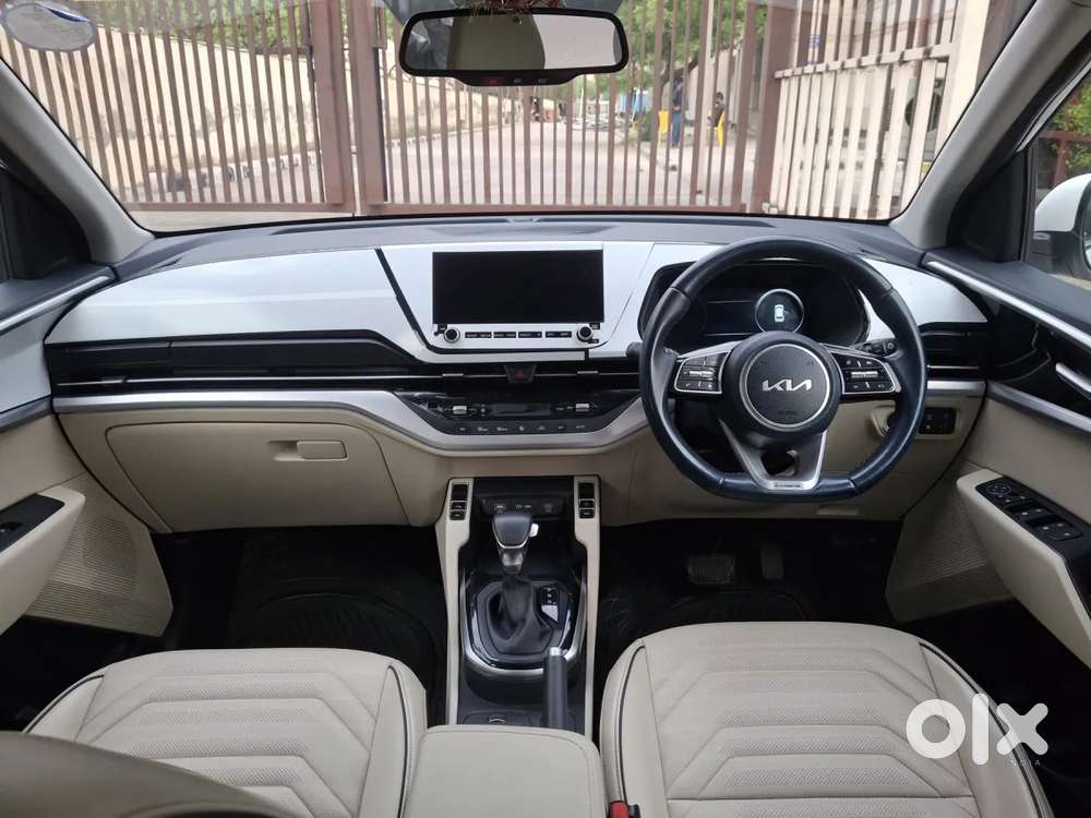 Kia Carens Luxury (o)1.5 Diesel At 7 Str, 2024, Diesel
