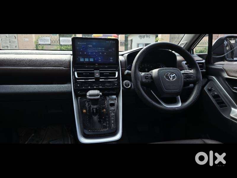 Toyota Innova Hycross 2.0 Zx (o) Hybrid 7 Str, 2024, Petrol