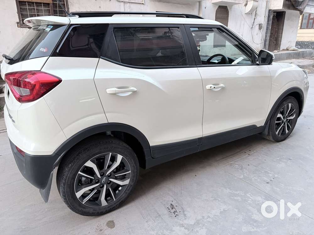 Mahindra Xuv300 W8 (o) 1.5 Diesel Amt, 2022, Diesel