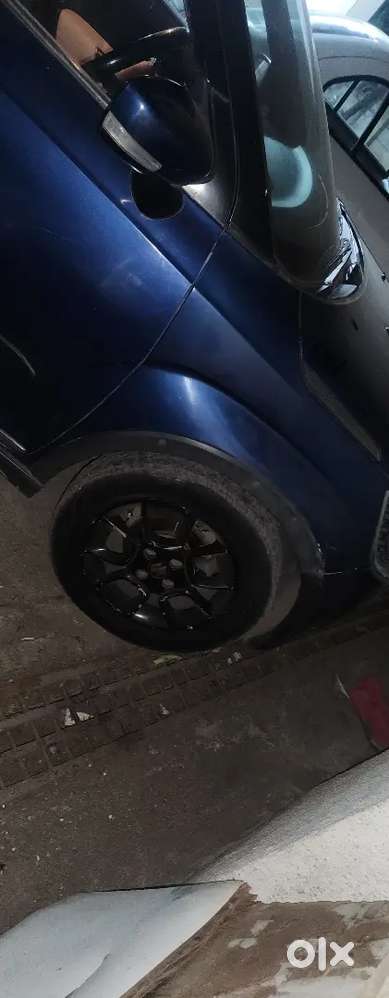 Car Is In Gud Condition Only Tyres Are New...one Hand Drive