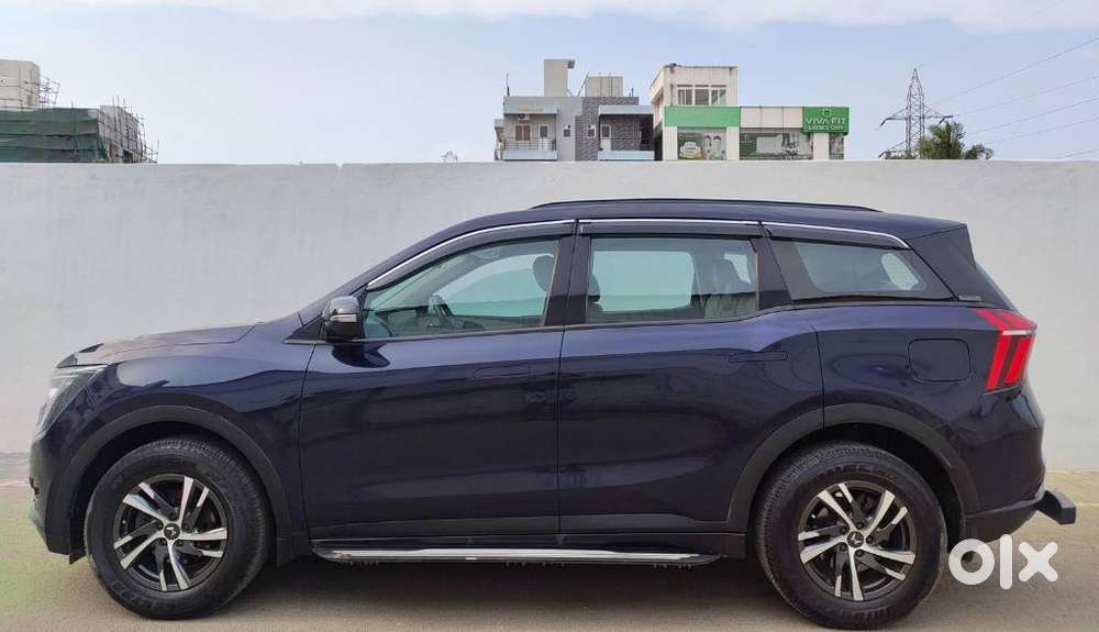 Mahindra Xuv700 2.0 Ax 7 Petrol Mt Str, 2022, Petrol