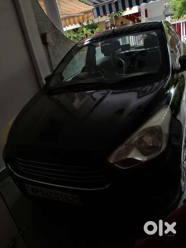 Ford Figo Titanium Petrol 2016