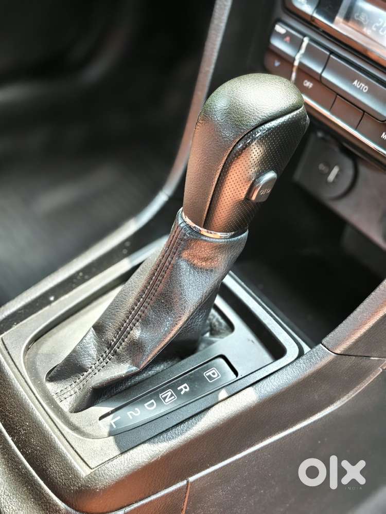 Toyota Urban Cruiser 1.5 Premium Grade Dual Tone At, 2021, Petrol