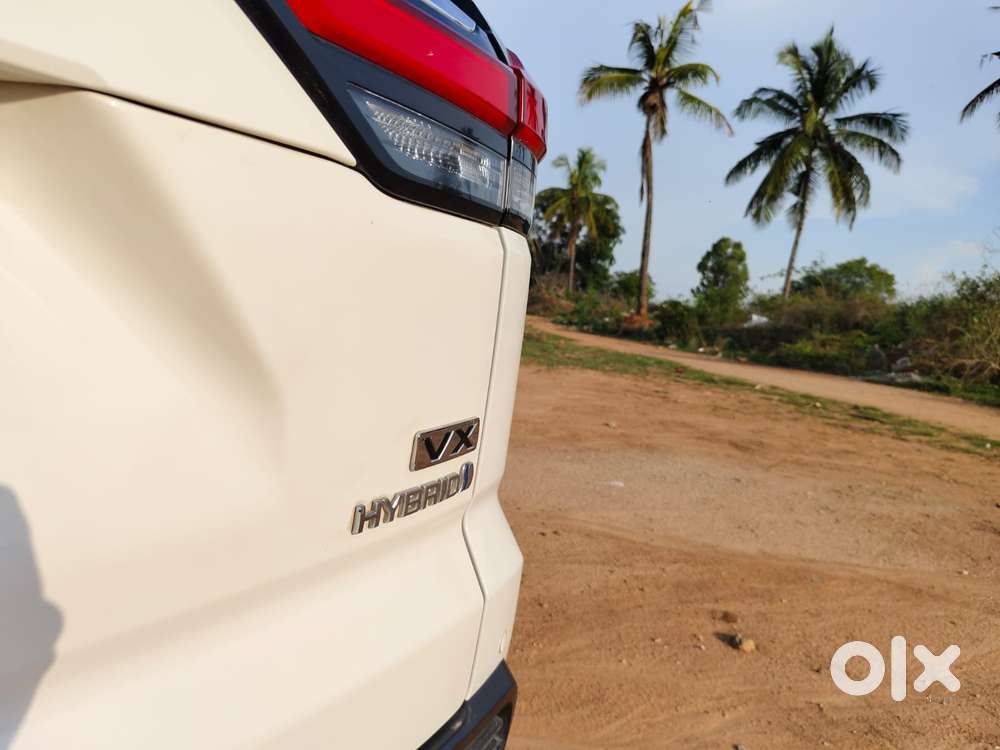 Toyota Innova Hycross 2.0 Vx Hybrid 7 Str, 2024, Petrol