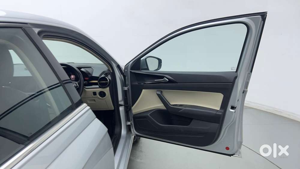 Skoda Slavia Style 1.0l Tsi Mt, 2022, Petrol