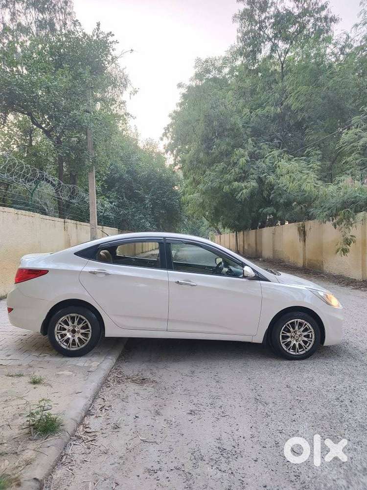 Hyundai Verna 1.6 Ex Vtvt, 2013, Petrol